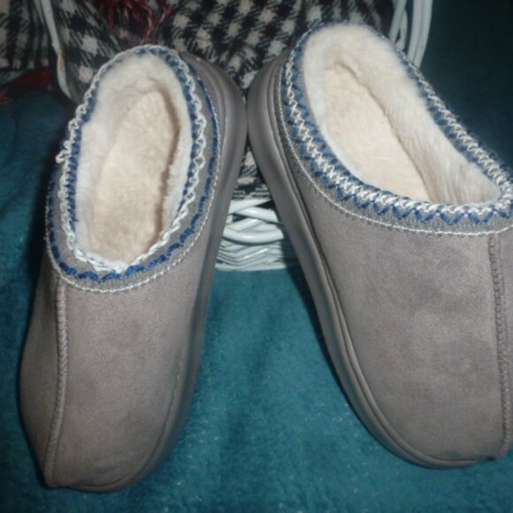 Easy to slip on  Sueded Slippers  Fleece Memory Foam Size EU 42-43 - Picture 2 of 9